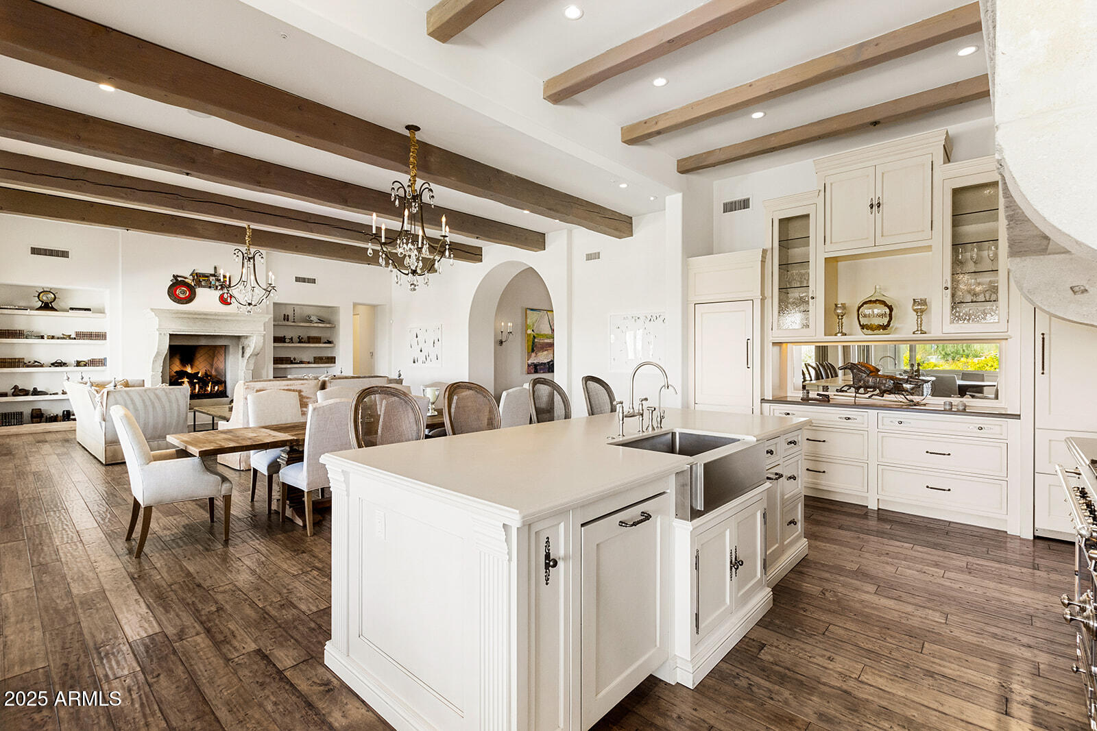 8531 North 49th Street Paradise Valley, AZ 85253 - Photo 15 of 61 Main Kitchen fully equipped