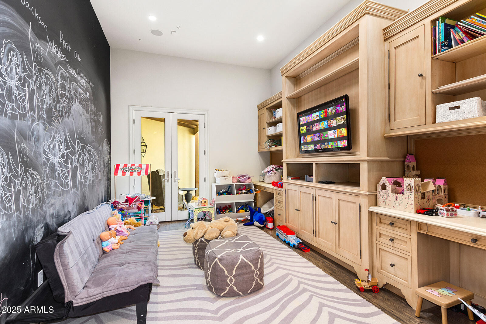 8531 North 49th Street Paradise Valley, AZ 85253 - Photo 33 of 61 Fun kids play room