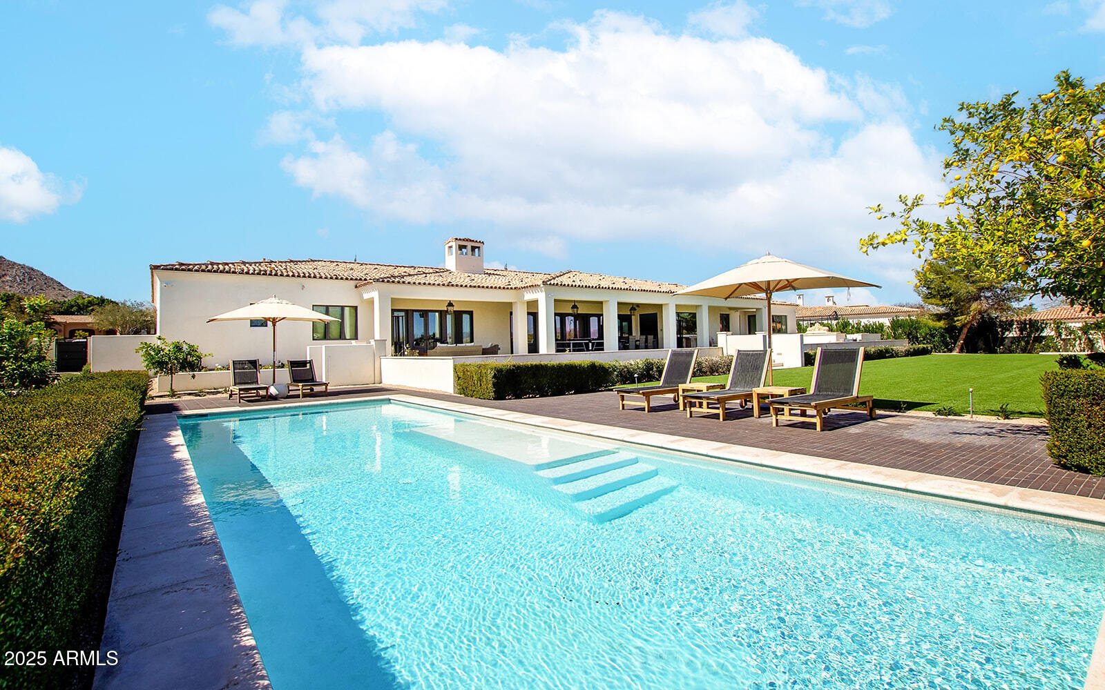 8531 North 49th Street Paradise Valley, AZ 85253 - Photo 54 of 61 Can do laps!