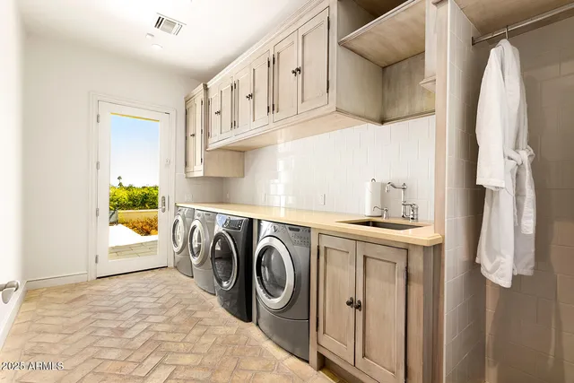 $60,000 | 8531 North 49th Street, Paradise Valley, AZ 85253