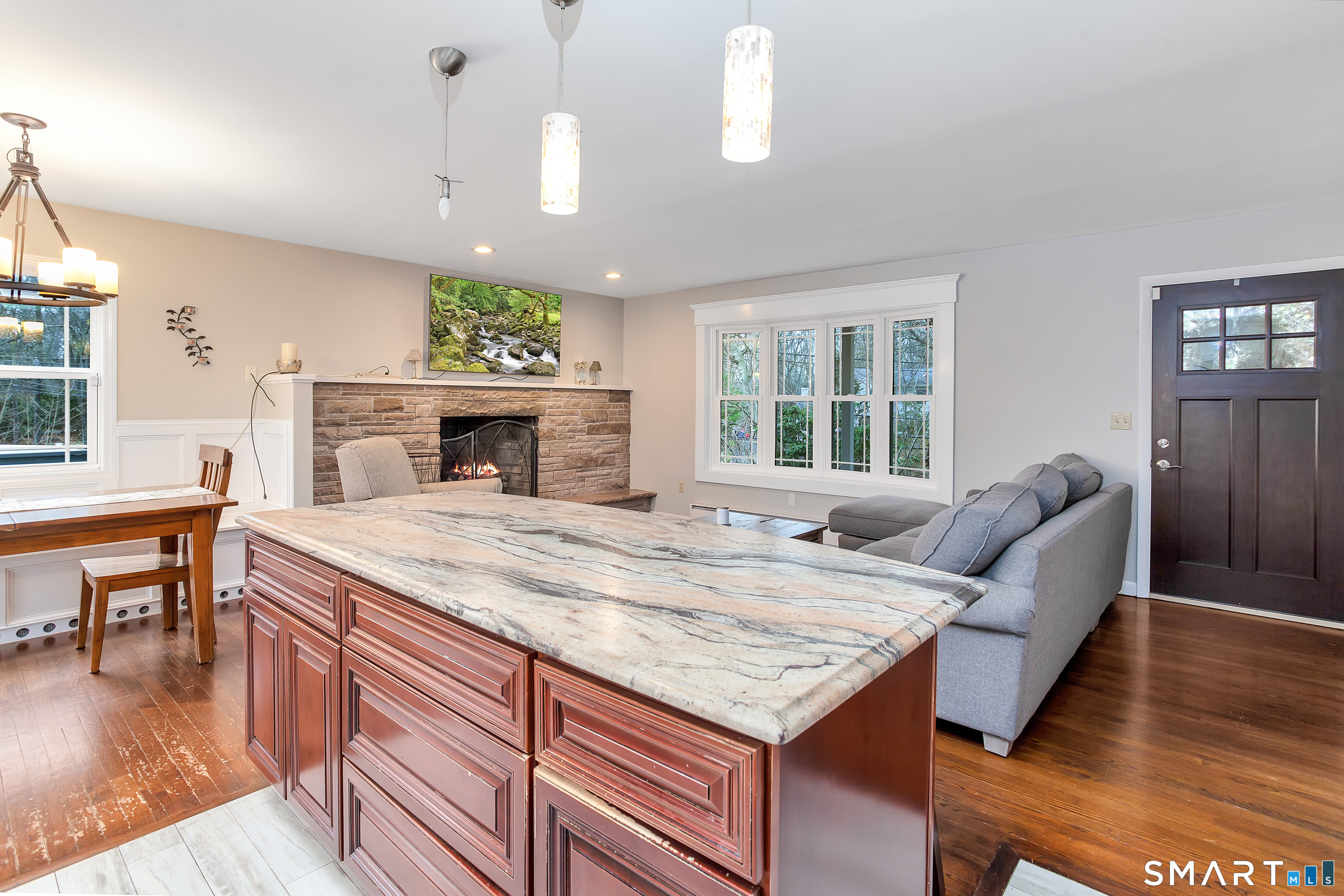 384 Mulberry Point Road Guilford, CT 06437 - Photo 8 of 34