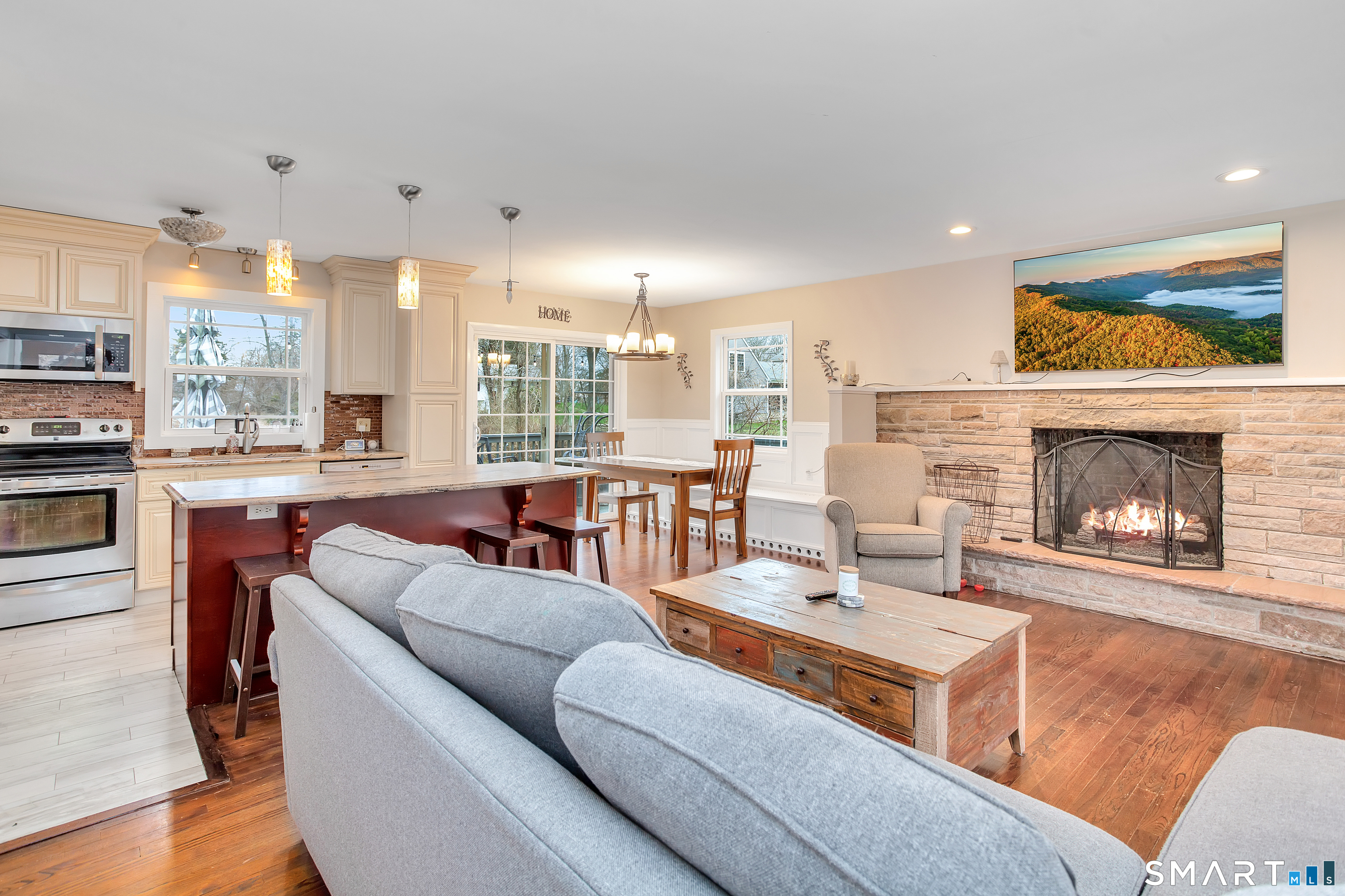 384 Mulberry Point Road Guilford, CT 06437 - Photo 10 of 34