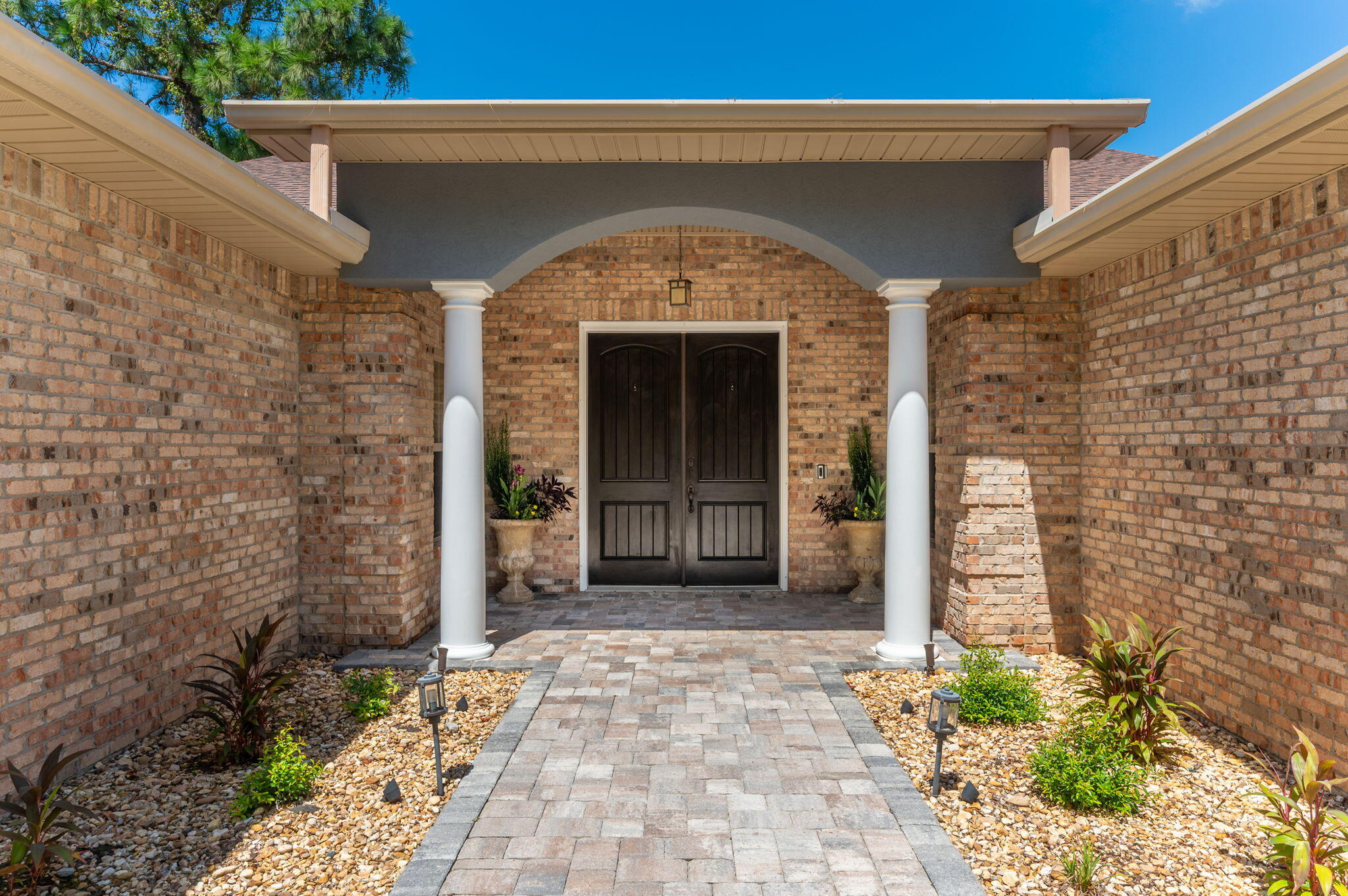 14 Blenheim Road Shalimar, FL 32579 - Photo 10 of 71 a entryway with a outdoor space