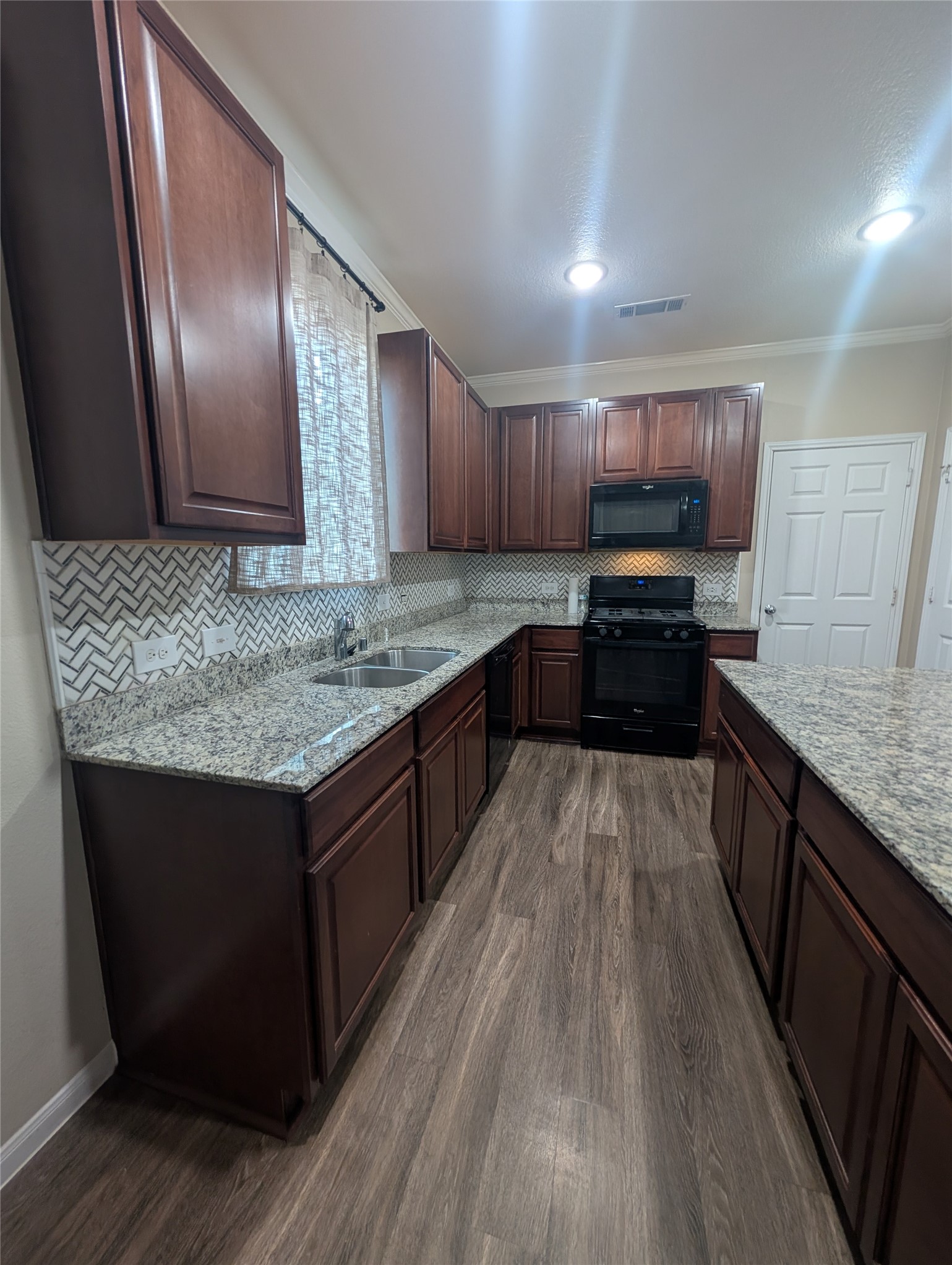 10719 Rustic Walkway Circle Houston, TX 77075 - Photo 3 of 16