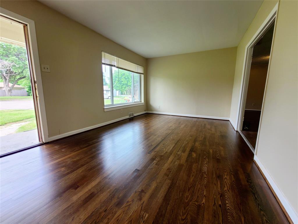 9867 Carnegie Place Dallas, TX 75228 - Photo 3 of 23