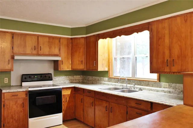 $289,000 | 1630 Montezuma Street, Columbus, TX 78934