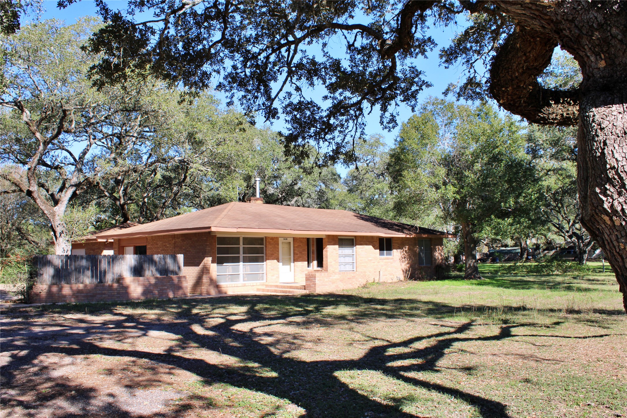 1630 Montezuma Street Columbus, TX 78934 - Photo 32 of 43