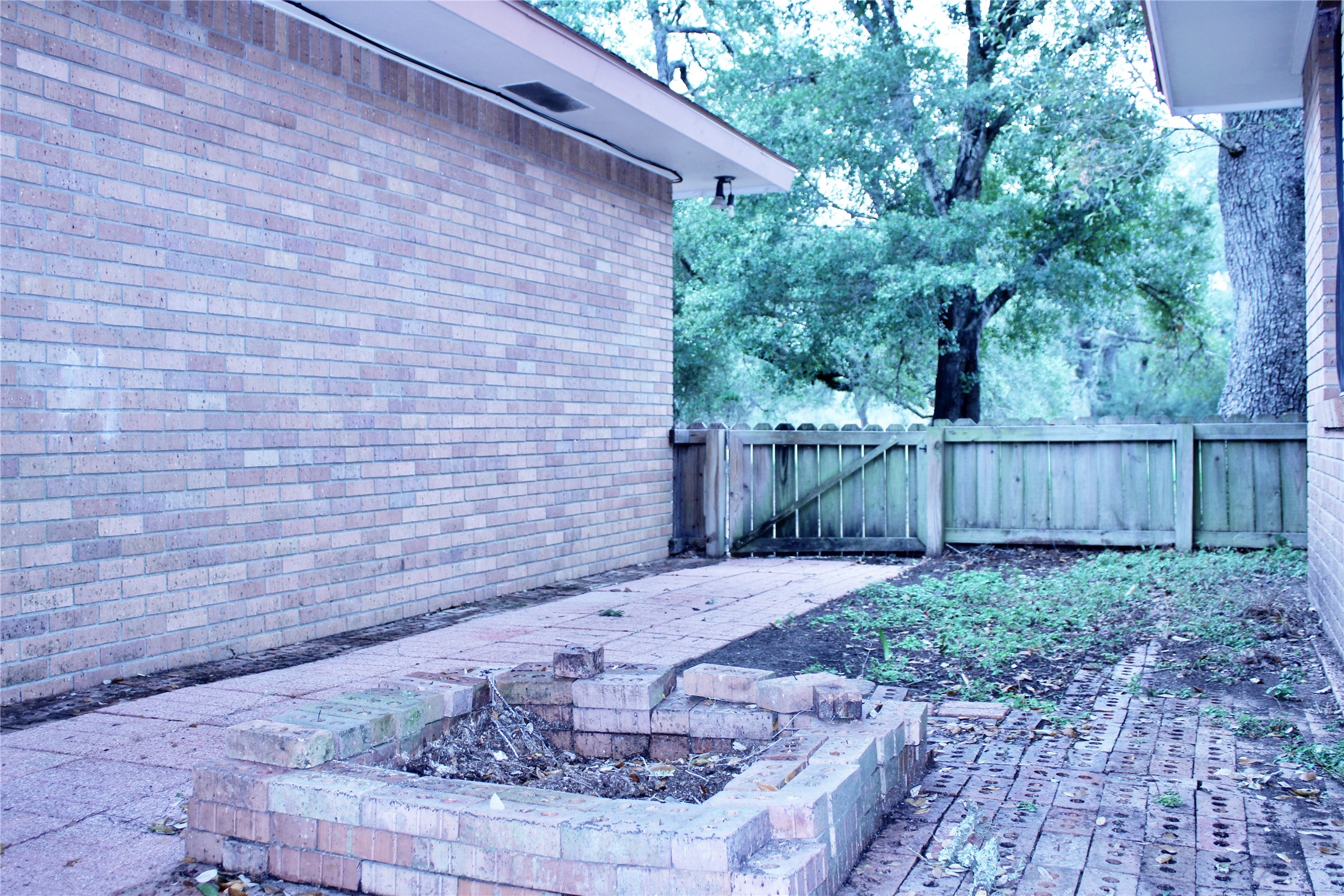 1630 Montezuma Street Columbus, TX 78934 - Photo 38 of 43