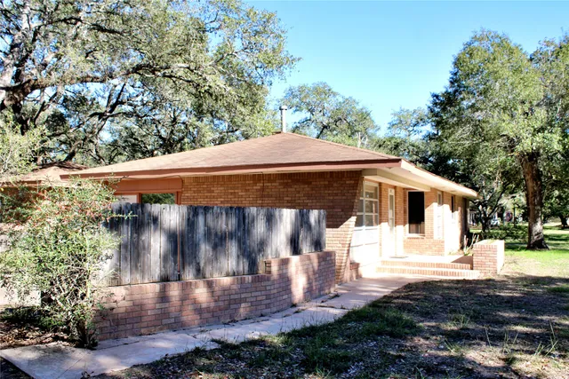 $289,000 | 1630 Montezuma Street, Columbus, TX 78934