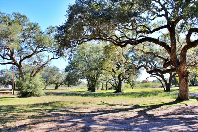 $289,000 | 1630 Montezuma Street, Columbus, TX 78934