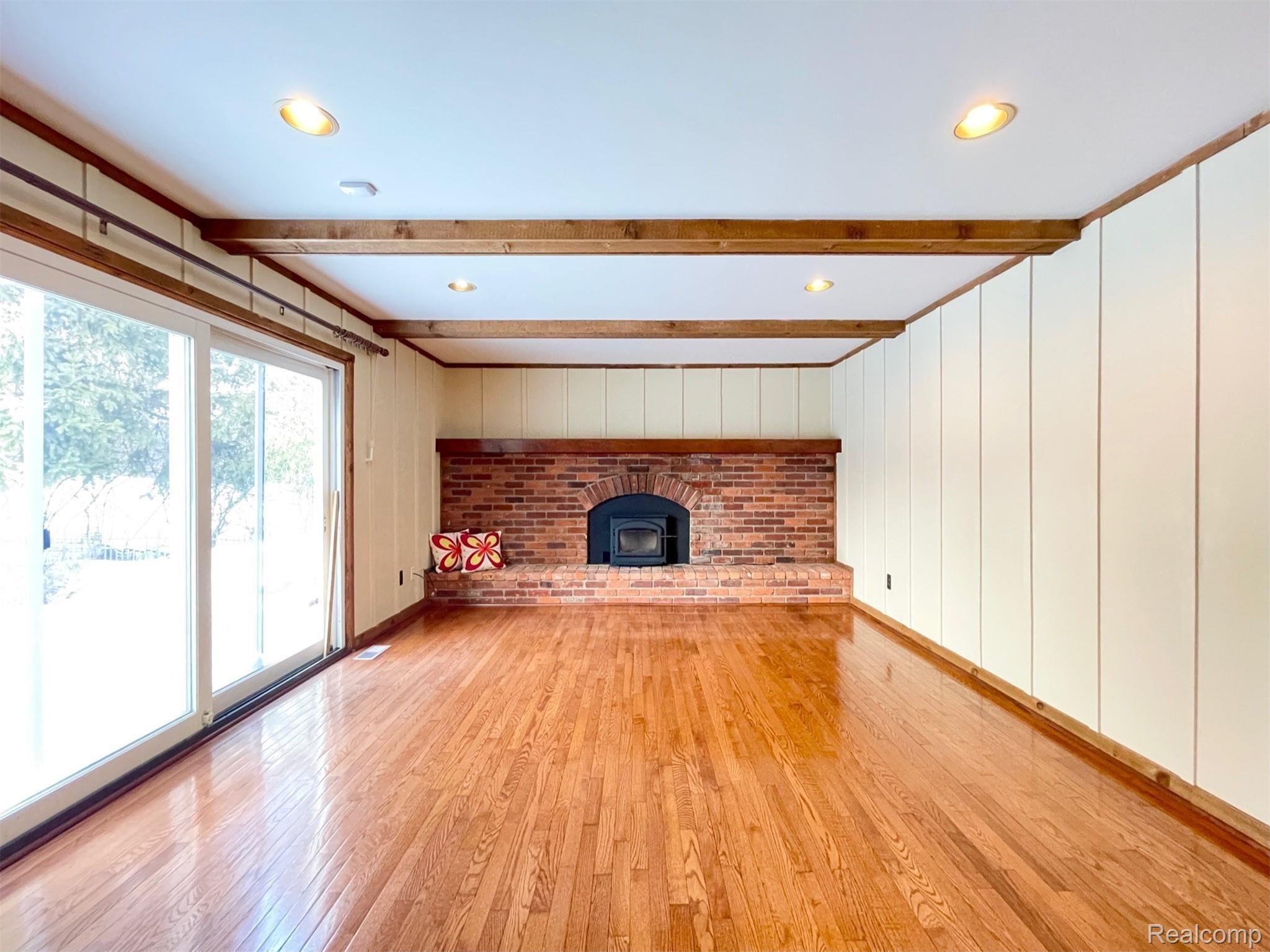 36234 Congress Road Farmington, MI 48335 - Photo 17 of 29 D1387B66-9B92-45D2-ACA8-58B7CE08A6ED.jpeg