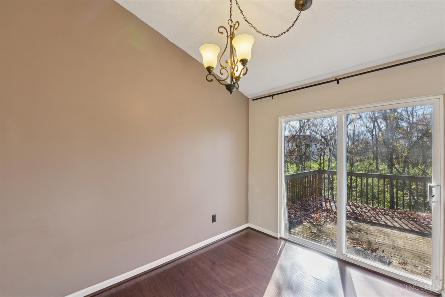 1221 Nottingham Road Amelia, OH 45102 - Photo 10 of 46 Gallery Image 10