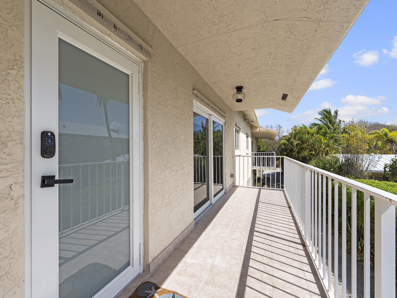 22 Atlantic Boulevard, Unit B Key Largo, FL 33037 - Photo 32 of 50 a view of a balcony