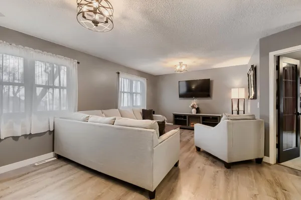 $525,000 | 7841 Corey Path, Inver Grove Heights, MN 55076
