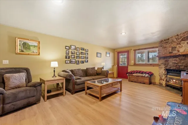 $910,000 | 69 Scriver Bluff Road, Garden Valley, ID 83622