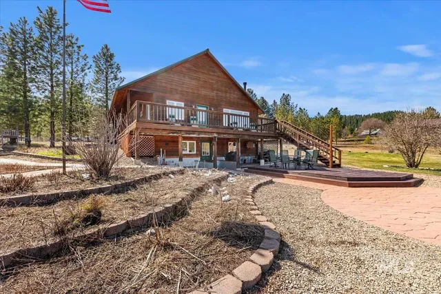 $910,000 | 69 Scriver Bluff Road, Garden Valley, ID 83622