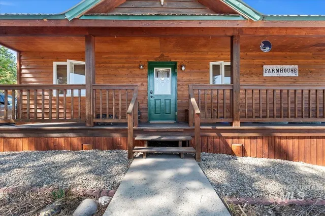 $910,000 | 69 Scriver Bluff Road, Garden Valley, ID 83622