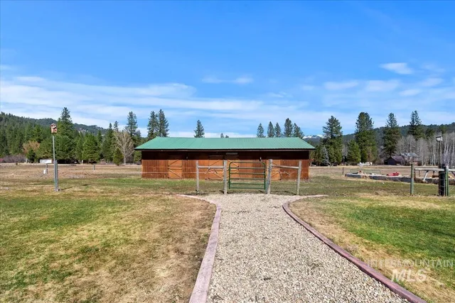 $910,000 | 69 Scriver Bluff Road, Garden Valley, ID 83622
