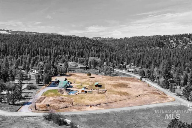 $910,000 | 69 Scriver Bluff Road, Garden Valley, ID 83622