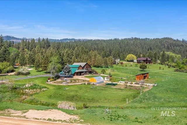 $910,000 | 69 Scriver Bluff Road, Garden Valley, ID 83622