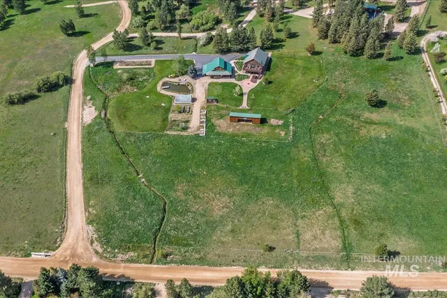$910,000 | 69 Scriver Bluff Road, Garden Valley, ID 83622