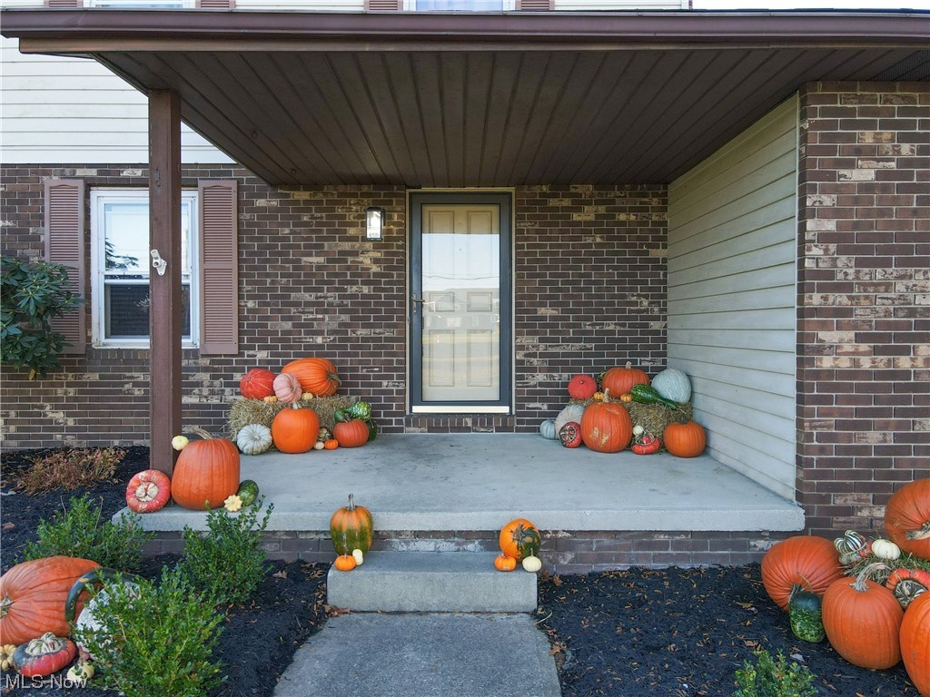 636 Reimer Road Wadsworth, OH 44281 - Photo 2 of 35 Entrance to property featuring a porch