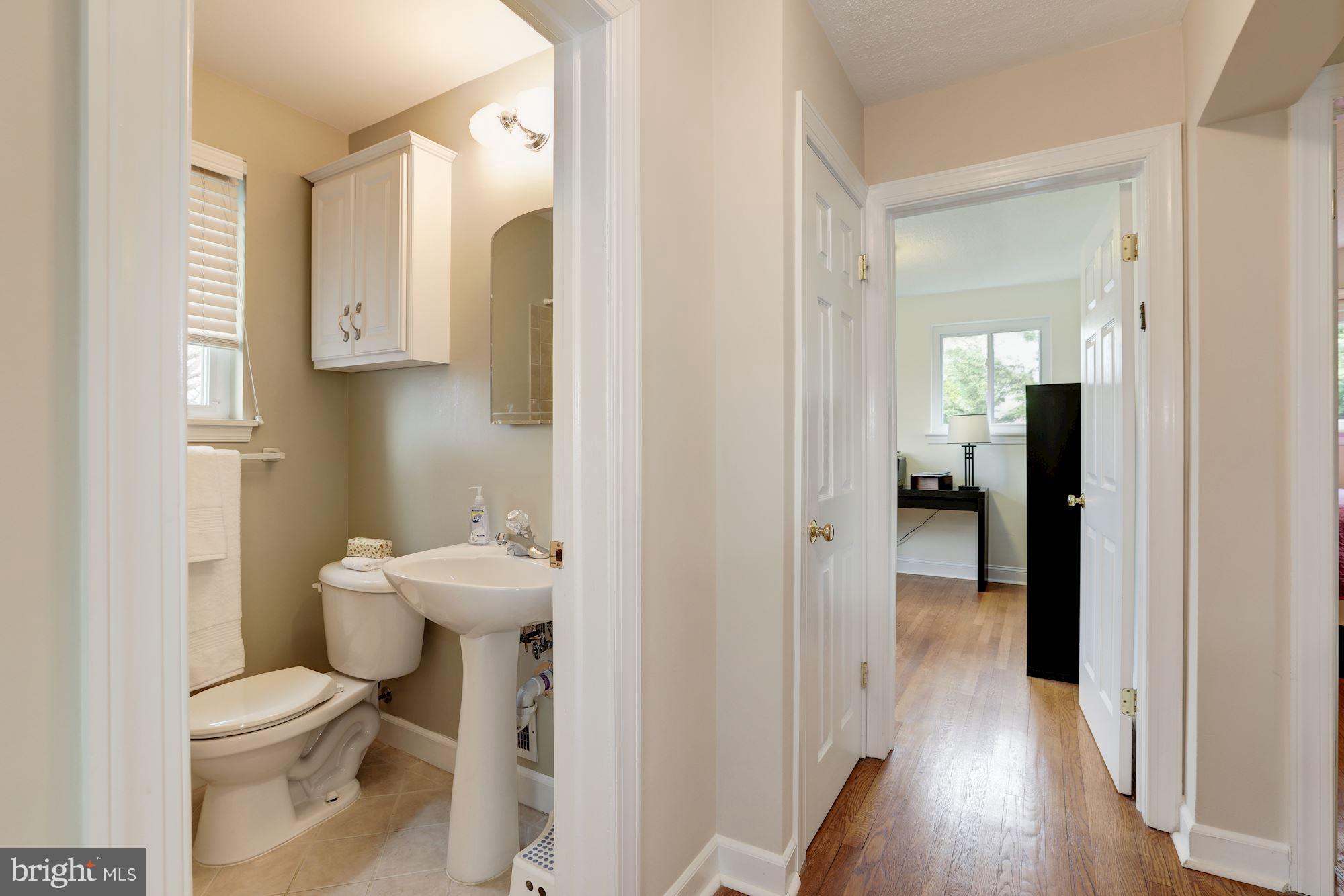 2705 Ross Road Chevy Chase, MD 20815 - Photo 16 of 27 Bath