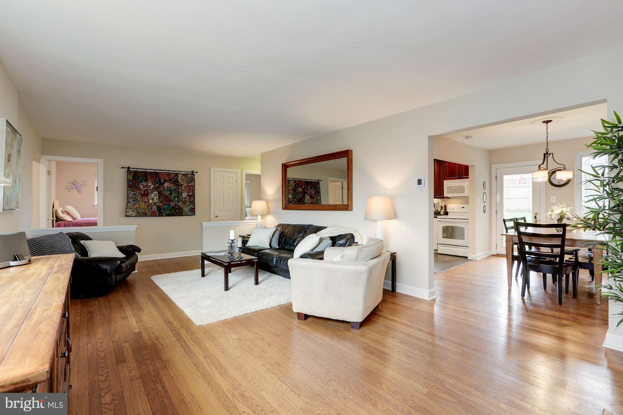 2705 Ross Road Chevy Chase, MD 20815 - Photo 3 of 27 Living Room