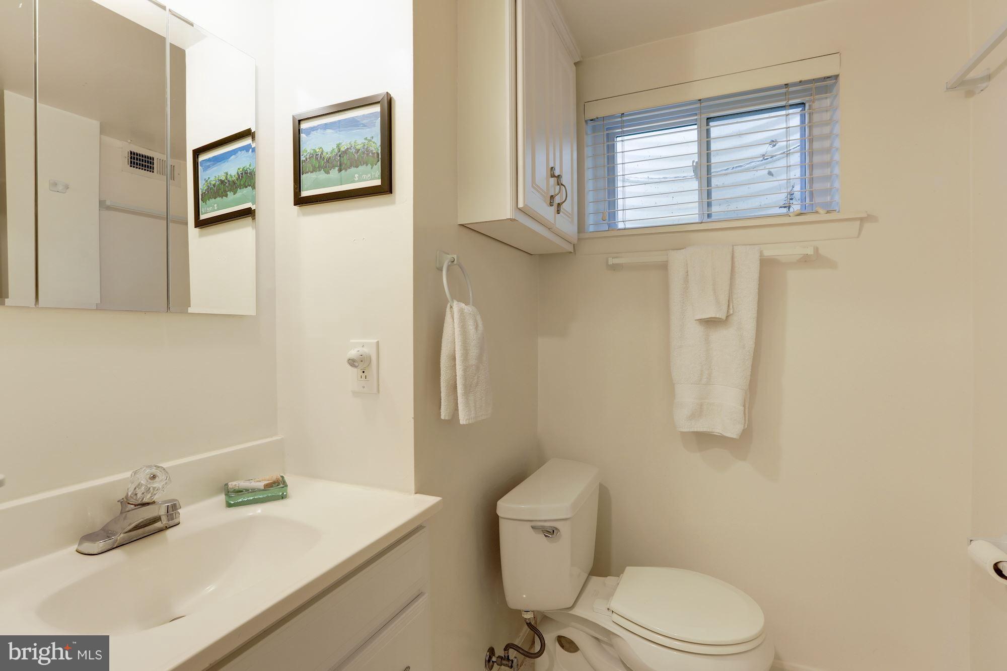 2705 Ross Road Chevy Chase, MD 20815 - Photo 23 of 27 Bath