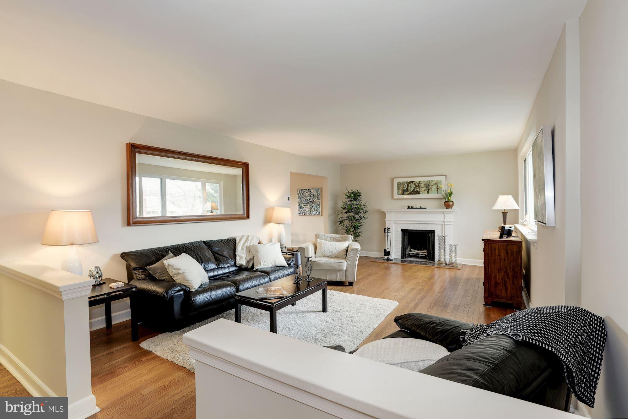 2705 Ross Road Chevy Chase, MD 20815 - Photo 4 of 27 Living Room