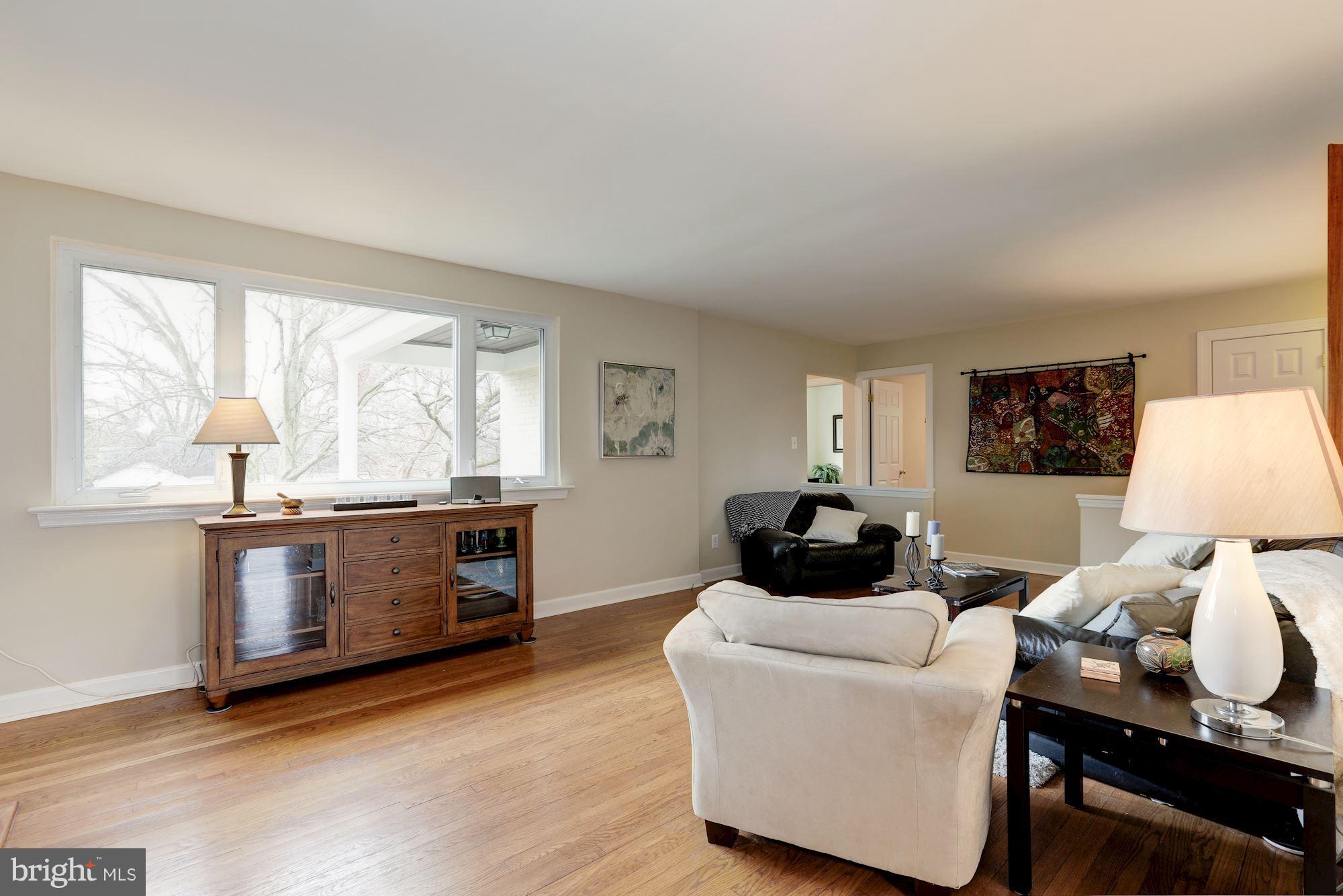 2705 Ross Road Chevy Chase, MD 20815 - Photo 5 of 27 Living Room