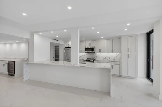 $1,365,000 | 4740 South Ocean Boulevard, Unit 503, Highland Beach, FL 33487