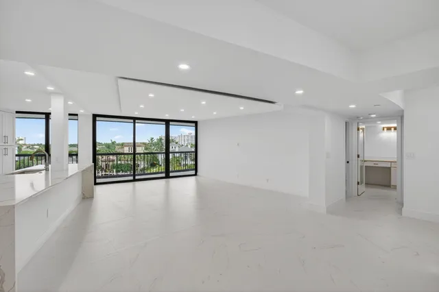 a view of walk in closet