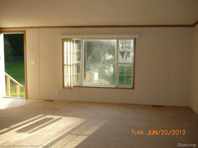 5222 Hackman Road Capac, MI 48014 - Photo 6 of 14 P1170594.JPG