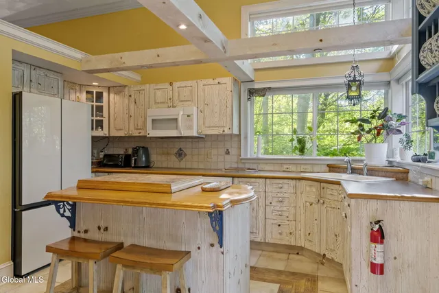 $350,000 | 13 Tracey Court, Troy, NY 12180