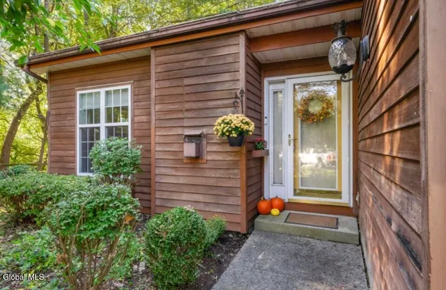 $350,000 | 13 Tracey Court, Troy, NY 12180