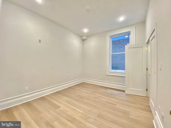 $4,000 | 1824 Chestnut Street, Unit 1R, Philadelphia, PA 19103