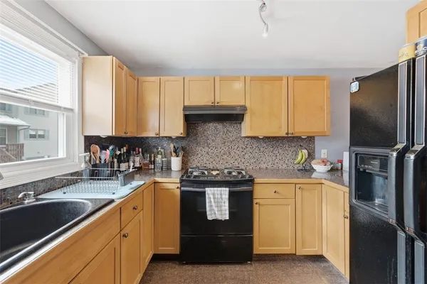$325,000 | 1603 Plainfield Pike, Unit G8, Johnston, RI 02919