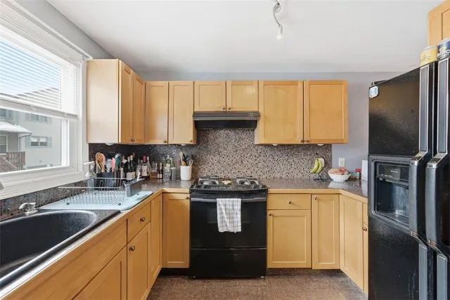 $325,000 | 1603 Plainfield Pike, Unit G8, Johnston, RI 02919