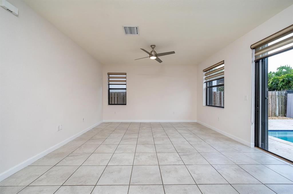 25006 Southwest 118th Avenue Homestead, FL 33032 - Photo 14 of 46