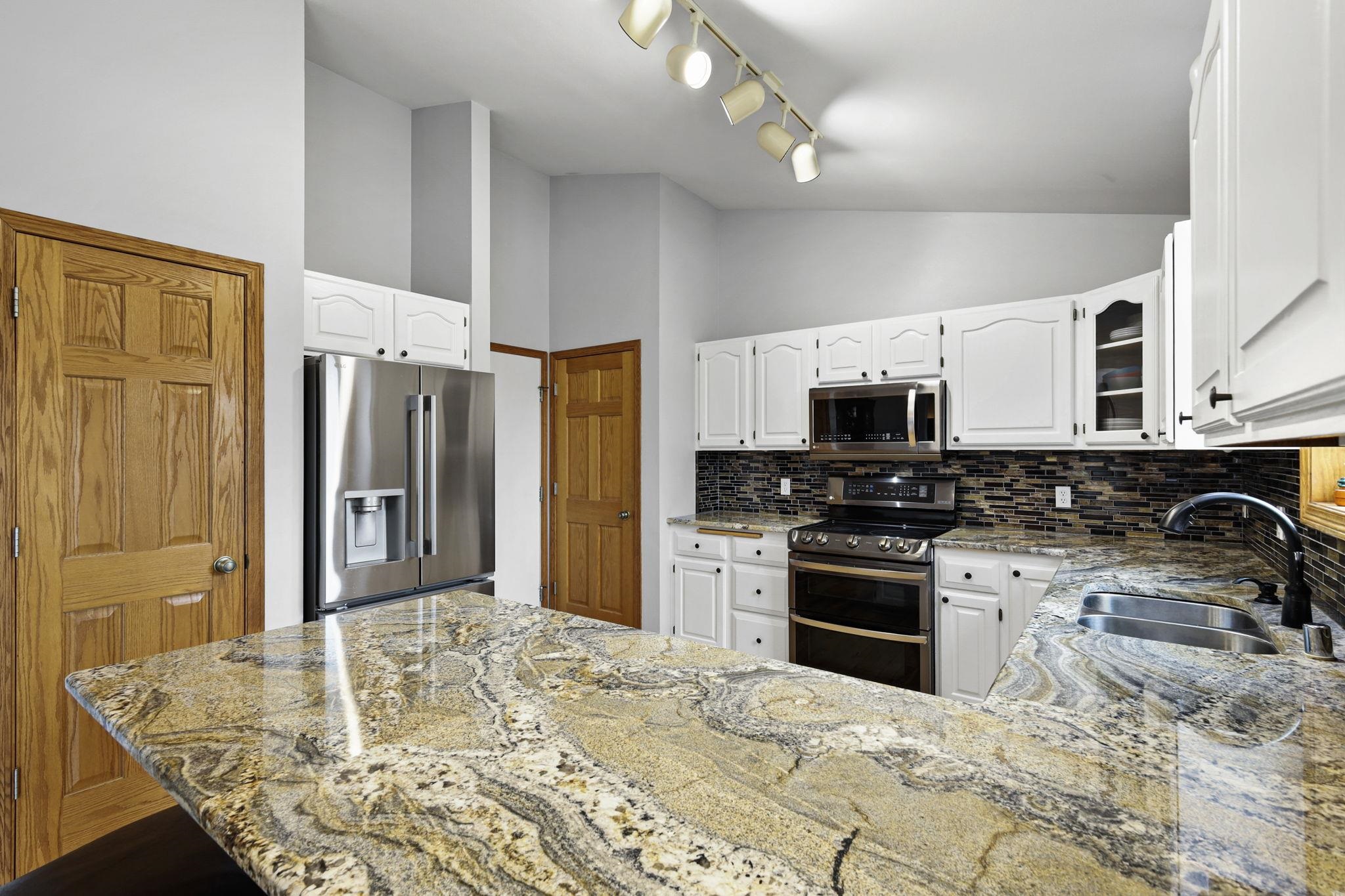 840 Vista Ridge Drive Mount Horeb, WI 53572 - Photo 11 of 51