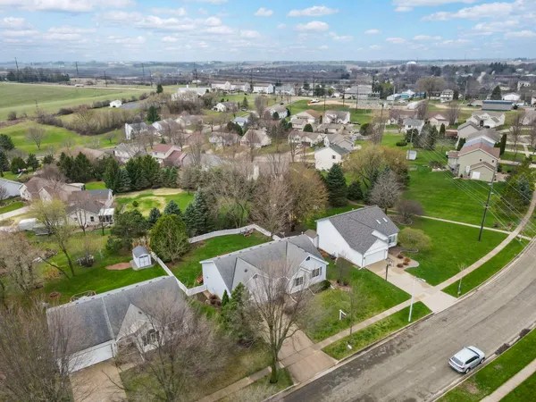 $499,000 | 840 Vista Ridge Drive, Mount Horeb, WI 53572