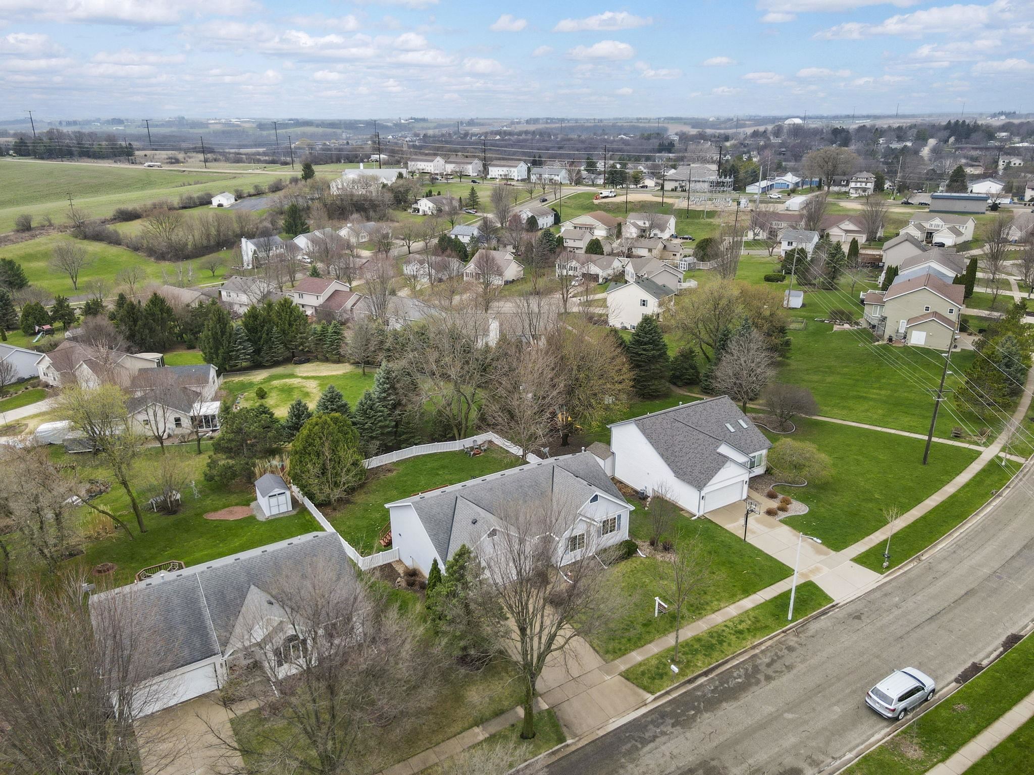 840 Vista Ridge Drive Mount Horeb, WI 53572 - Photo 3 of 51