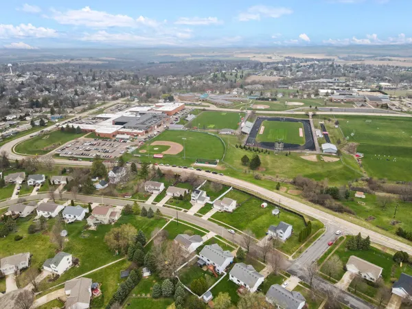 $499,000 | 840 Vista Ridge Drive, Mount Horeb, WI 53572