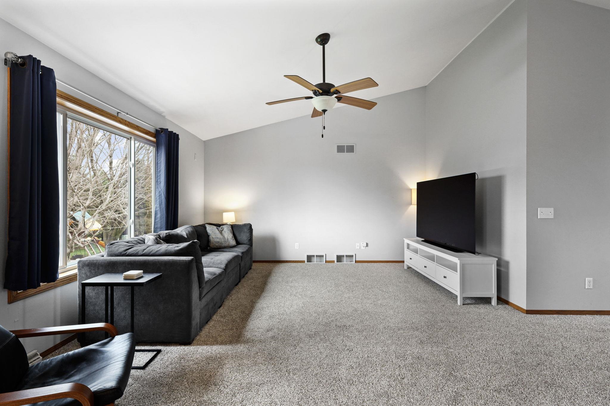 840 Vista Ridge Drive Mount Horeb, WI 53572 - Photo 5 of 49