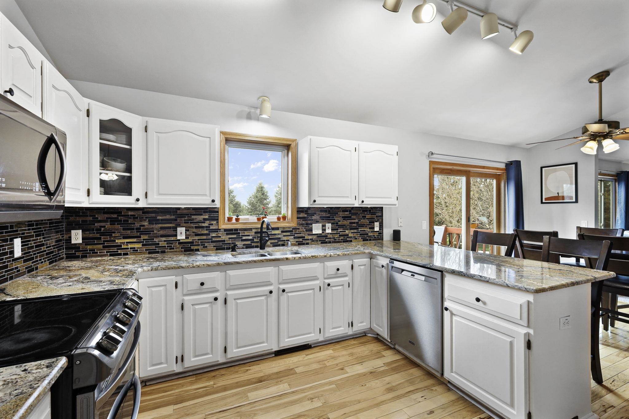 840 Vista Ridge Drive Mount Horeb, WI 53572 - Photo 8 of 51