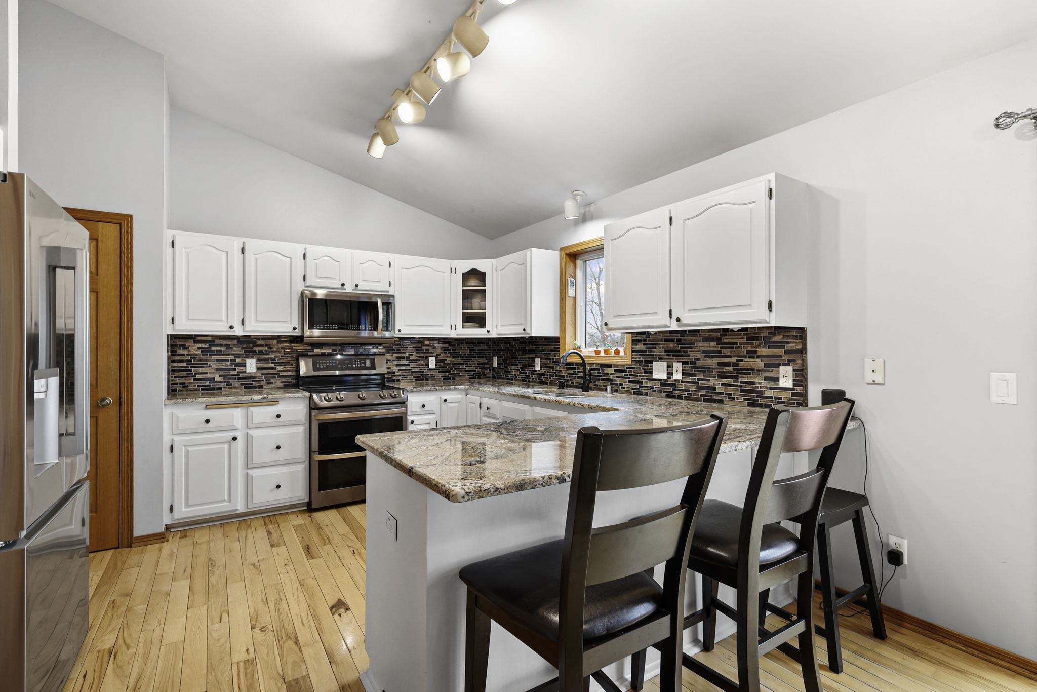 840 Vista Ridge Drive Mount Horeb, WI 53572 - Photo 10 of 49