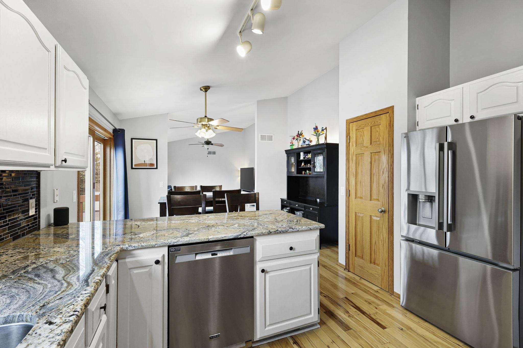 840 Vista Ridge Drive Mount Horeb, WI 53572 - Photo 10 of 51