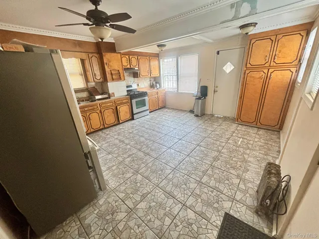 a view of a storage & utility room