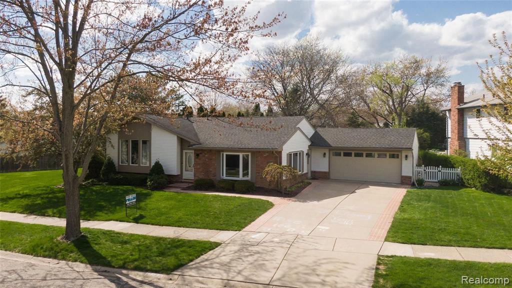 42262 Park Ridge Road Novi, MI 48375 - Photo 1 of 37